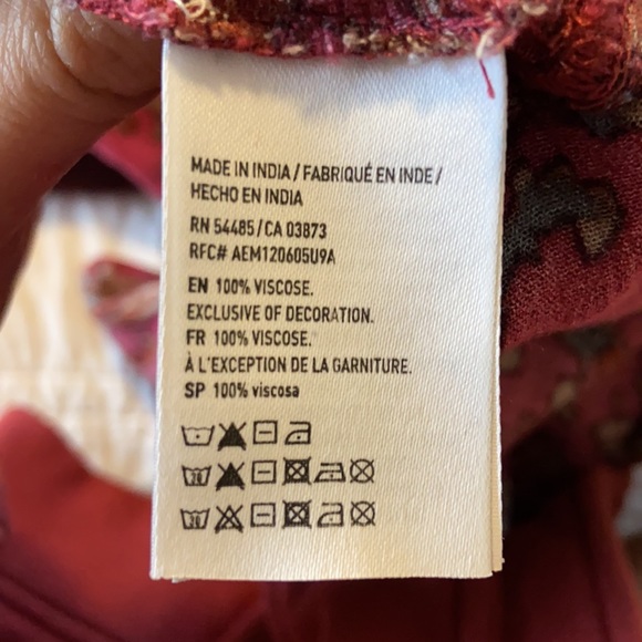 American Eagle Floral Sleeveless Top - Picture 6 of 6